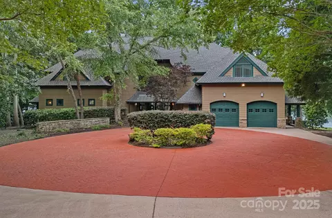 145 Hunters Pointe Ln, Mooresville, NC 28117