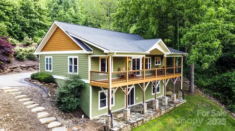 171 View Ridge Pkwy, Leicester, NC 28748