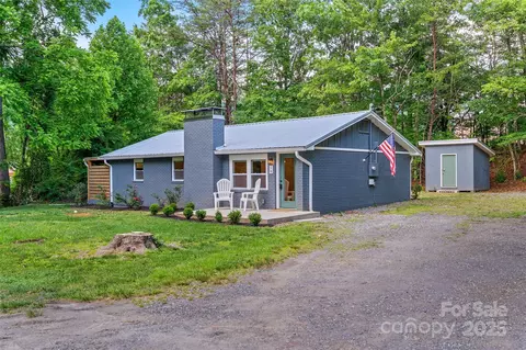 28 Reynolds School Rd, Asheville, NC 28803