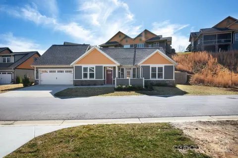 76 Creekside View Dr, Asheville, NC 28804