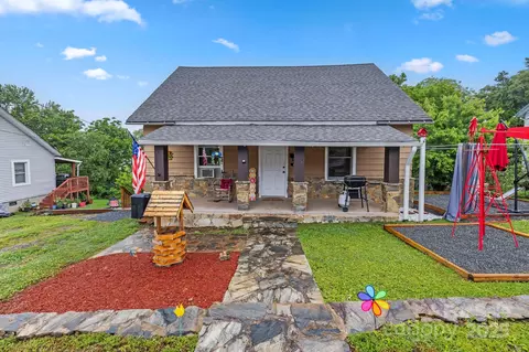 61 First St, Marion, NC 28752