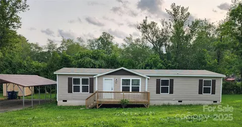 22 Ridge Top Acres Rd, Candler, NC 28715