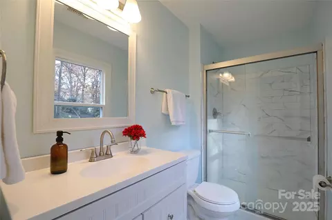 Bath - 14027 Hackamore Dr, Matthews, NC 28105 photo 2 of 3