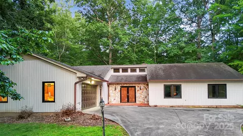 1700 Abbottsford Dr, Kernersville, NC 27284