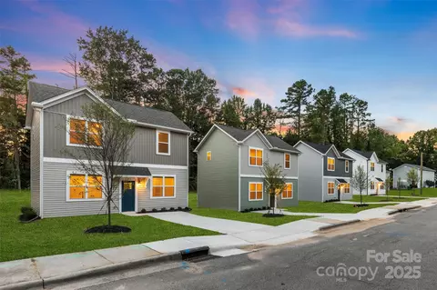 6327 Carver Blvd, Charlotte, NC 28269