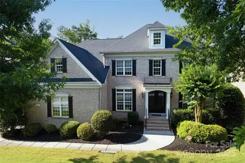 13716 Glen Abbey Dr, Charlotte, NC 28278