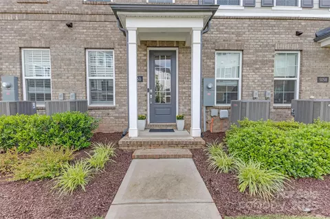 5060 Harrowsmith Ln, Charlotte, NC 28204