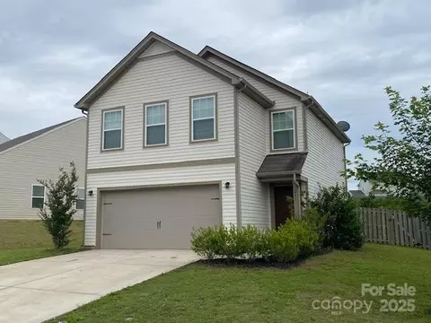 211 Hidden Lakes Rd, Statesville, NC 28677