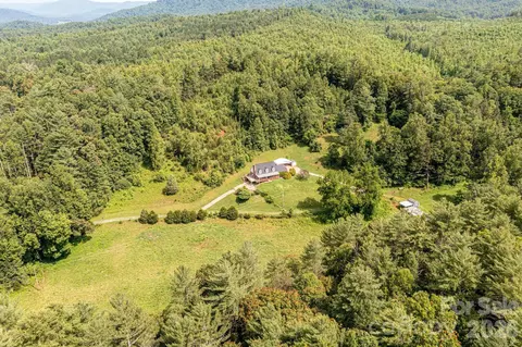 5595 Cloverfield Pl, Boomer, NC 28606