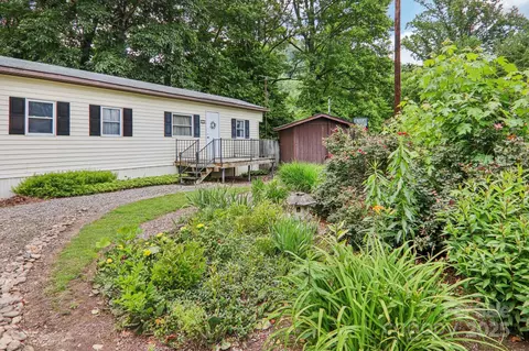 68 Cornwell Dr, Waynesville, NC 28786