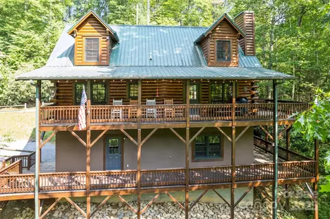 115 Serendipity Ln, Waynesville, NC 28785