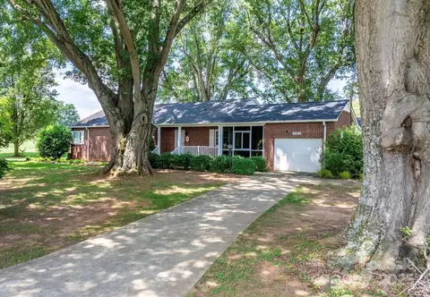 4002 Hickory Blvd, Granite Falls, NC 28630