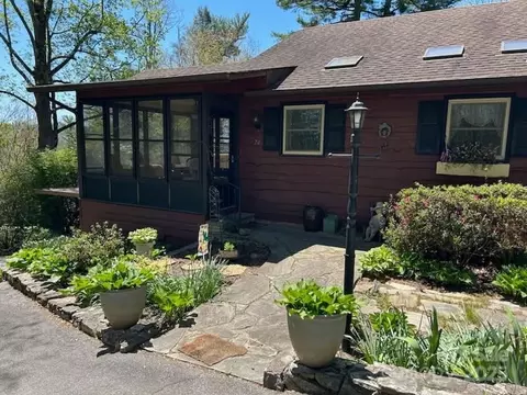 74 Melinda G Ln, Hendersonville, NC 28739