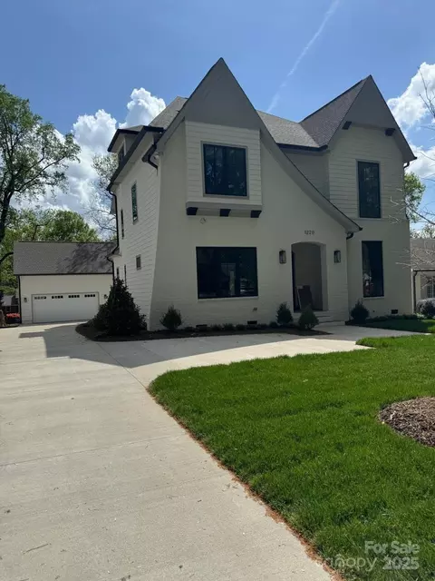 1220 Yale Pl, Charlotte, NC 28209