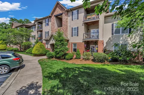 176 Brickton Village 302 Cir #302, Fletcher, NC 28732