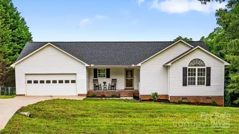 Exterior - 1377 Beagle Run, Salisbury, NC 28146 photo 1 of 4
