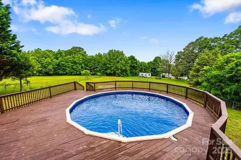 Exterior - 1377 Beagle Run, Salisbury, NC 28146 photo 2 of 4