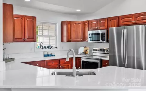 Kitchen - 1377 Beagle Run, Salisbury, NC 28146 photo 1 of 3