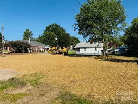 616 S Main St, Landis, NC 28088