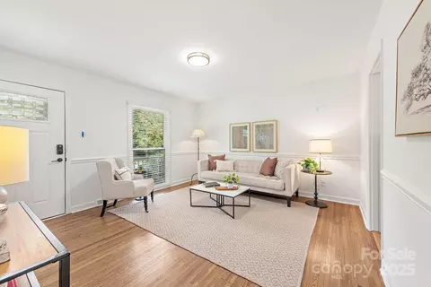 4533 Gainesborough Rd, Charlotte, NC 28205