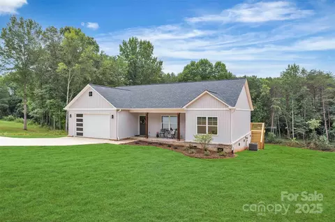63 Cornerstone Dr, Taylorsville, NC 28681