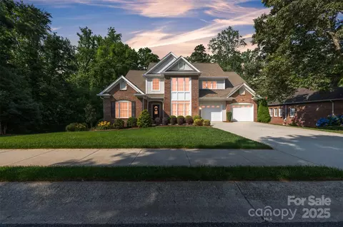 1747 30th Avenue Ne Dr NE, Hickory, NC 28601
