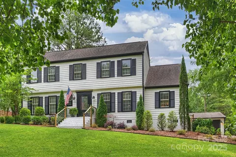 1119 Thornsby Ln, Matthews, NC 28105
