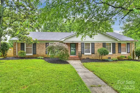 1961 Runnymede Ln, Charlotte, NC 28211