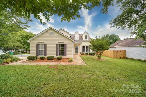 5436 Scarlet Sage Dr, Charlotte, NC 28215