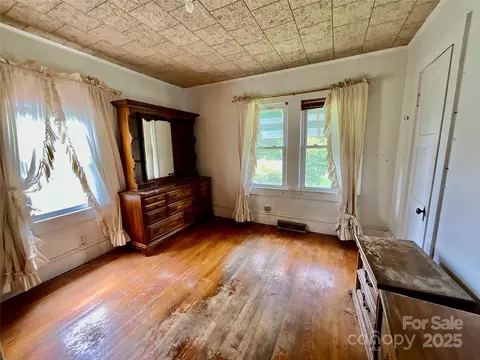 61 Perry St, Marion, NC 28752 photo 29