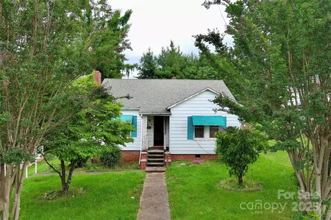 61 Perry St, Marion, NC 28752 photo 11
