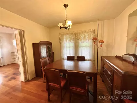 61 Perry St, Marion, NC 28752 photo 18