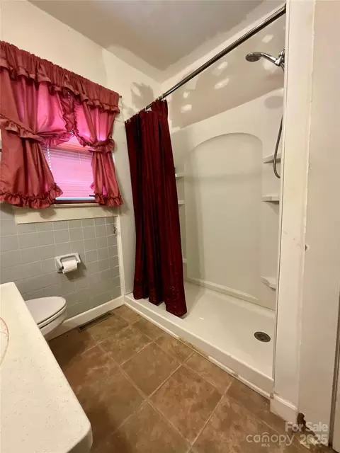 61 Perry St, Marion, NC 28752 photo 25