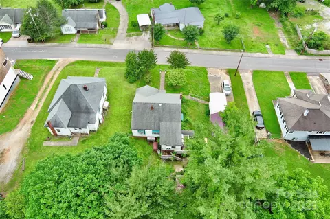 61 Perry St, Marion, NC 28752 photo 5