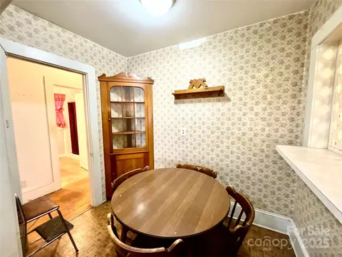 61 Perry St, Marion, NC 28752 photo 21