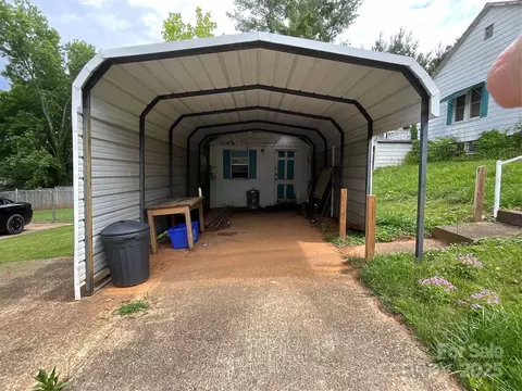 61 Perry St, Marion, NC 28752 photo 12