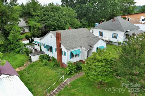 61 Perry St, Marion, NC 28752 photo 8