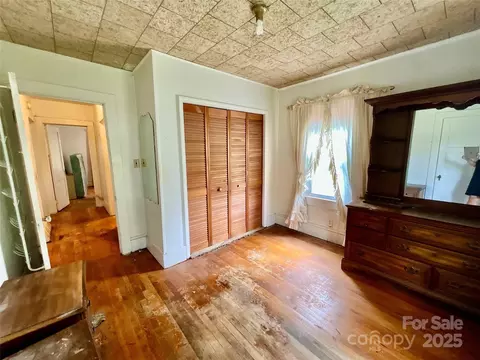 61 Perry St, Marion, NC 28752 photo 28