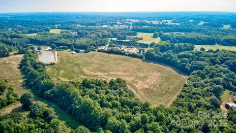 000 Pops Lake Rd, Statesville, NC 28625