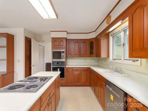 202 Terrell Rd, Clyde, NC 28721 photo 11