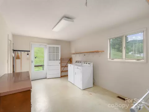 202 Terrell Rd, Clyde, NC 28721 photo 18
