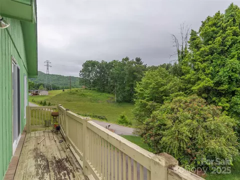 202 Terrell Rd, Clyde, NC 28721 photo 3