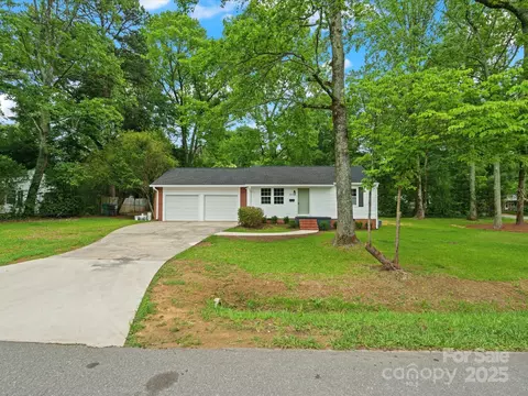 4126 Howie Cir, Charlotte, NC 28205