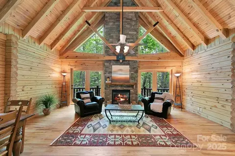 76 Isuhdavga Ct, Brevard, NC 28712