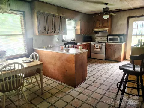 Kitchen - 132 Eaker Dr, Cherryville, NC 28021 photo 2 of 2