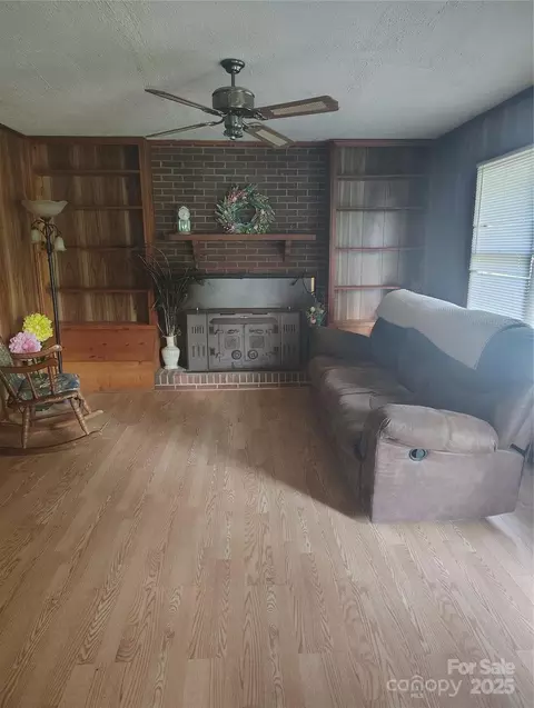 Living - 132 Eaker Dr, Cherryville, NC 28021 photo 2 of 4