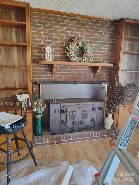 Living - 132 Eaker Dr, Cherryville, NC 28021 photo 3 of 4
