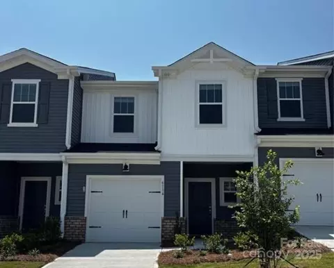 6114 Starview Ter, Charlotte, NC 28216