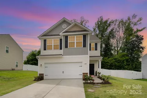 7209 Cuddington Dr, Charlotte, NC 28215