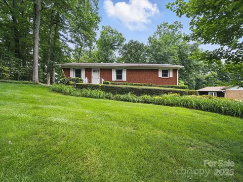 220 Lakeview Dr, Belmont, NC 28012